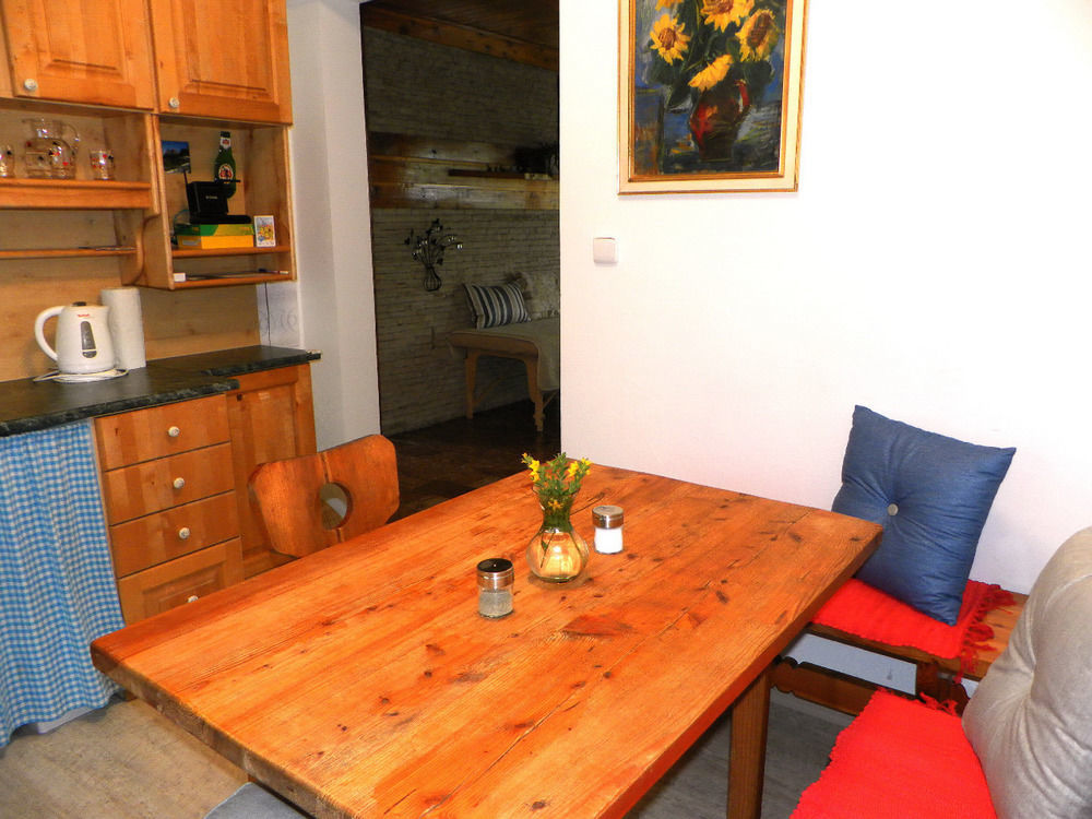 Bor Bed & Breakfast 3*
